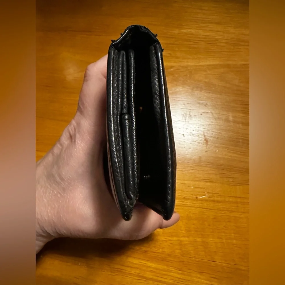 Louis Vuitton Black Leather Taiga Snap Bifold Wallet